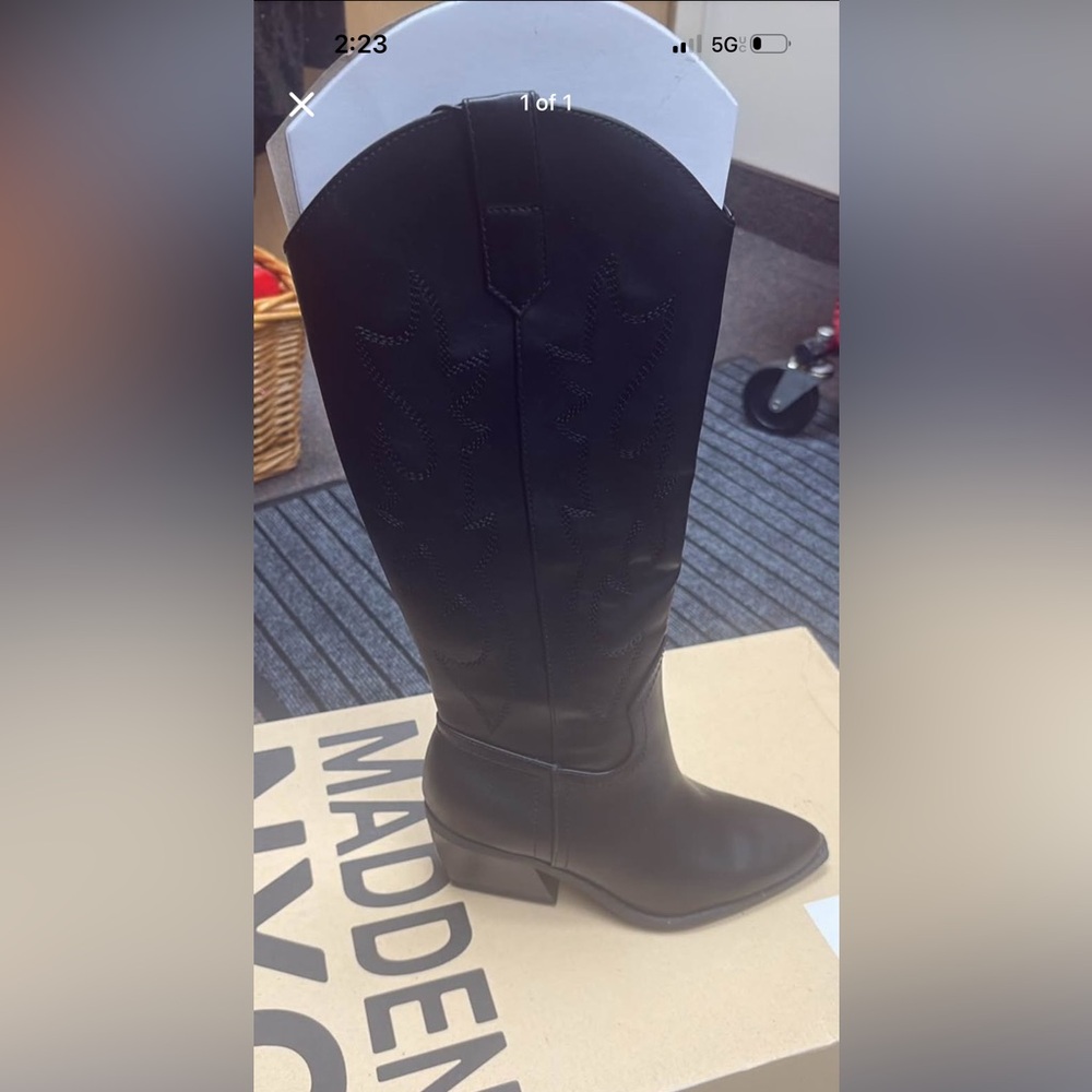 Elegant Black Heeled Boots for Women